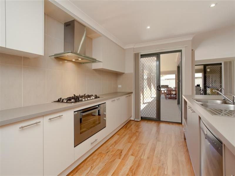 9 Midden Road, Fern Bay NSW 2295