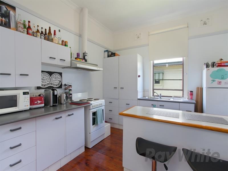 5 Vera Street, Waratah NSW 2298