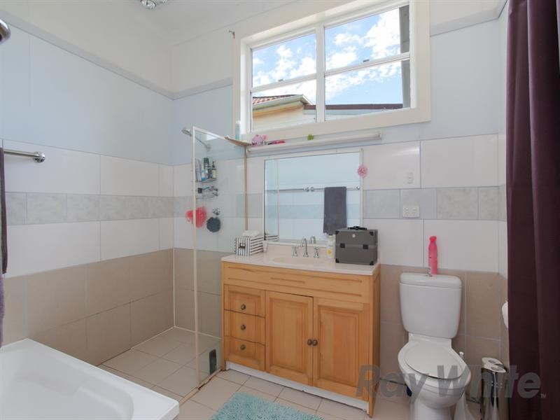 5 Vera Street, Waratah NSW 2298