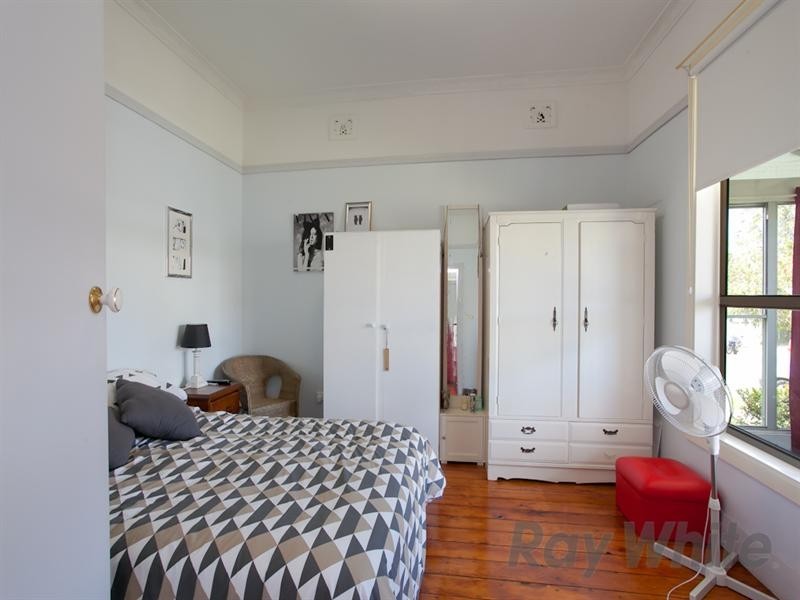 5 Vera Street, Waratah NSW 2298