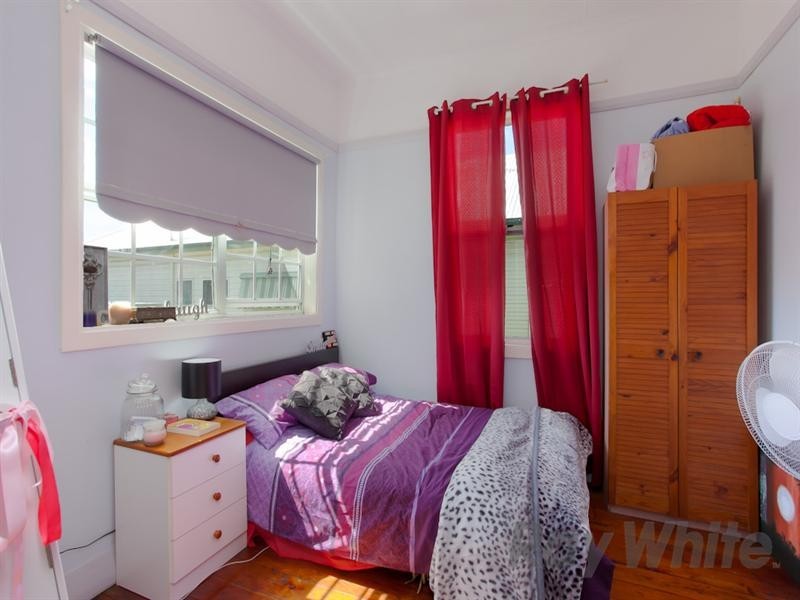 5 Vera Street, Waratah NSW 2298