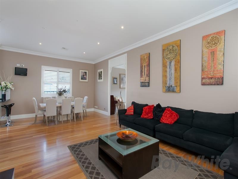 18 Gow Street, Hamilton North NSW 2292