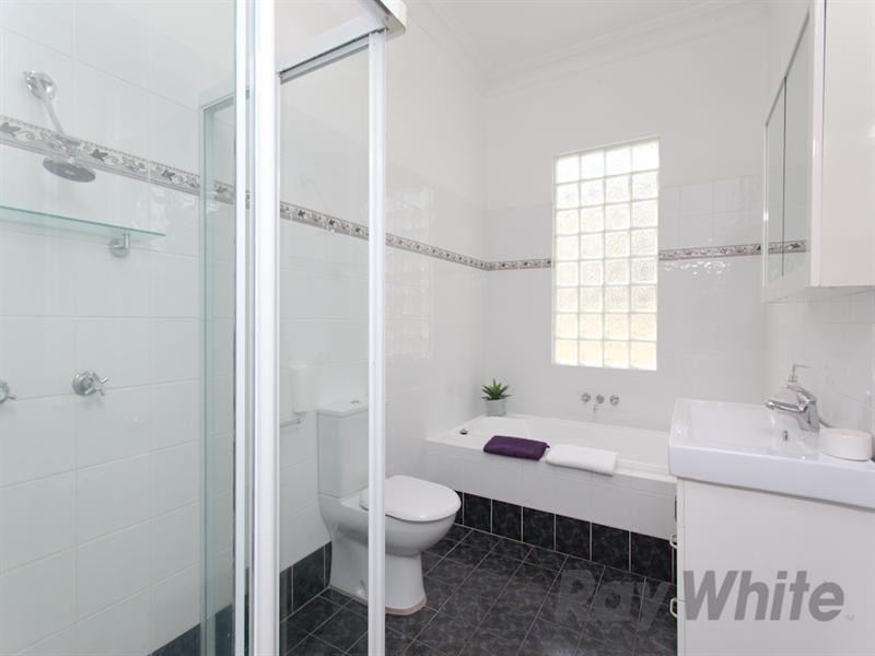 18 Gow Street, Hamilton North NSW 2292