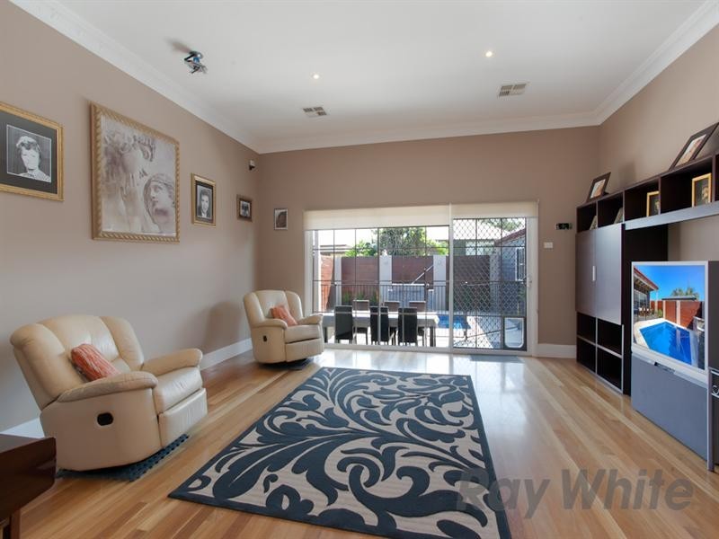 18 Gow Street, Hamilton North NSW 2292