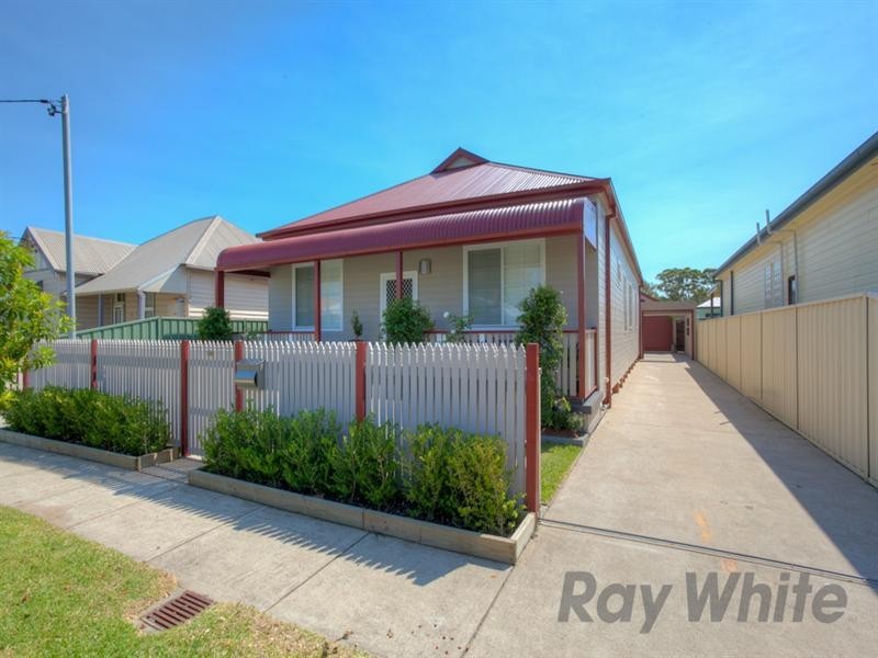 18 Gow Street, Hamilton North NSW 2292