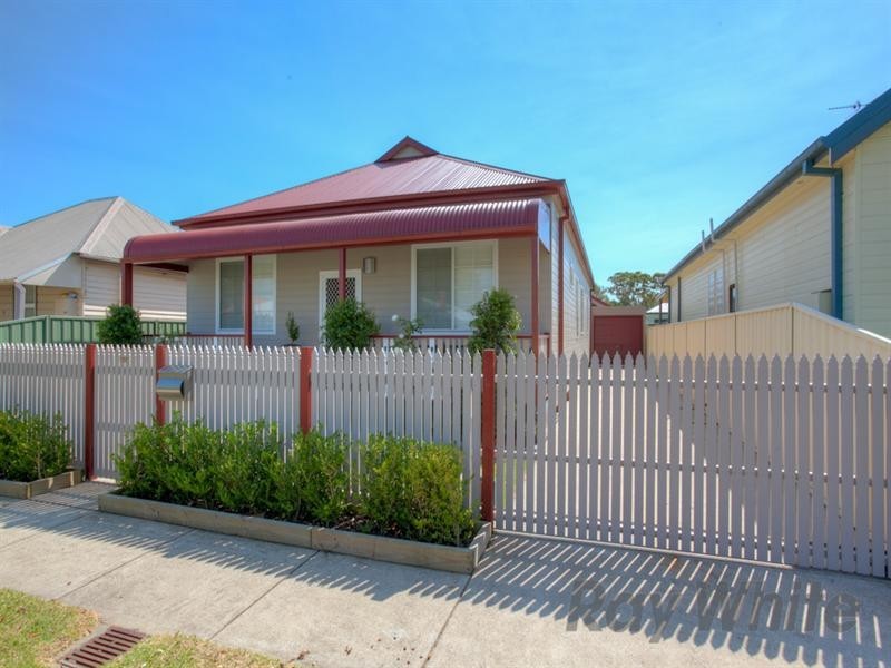 18 Gow Street, Hamilton North NSW 2292