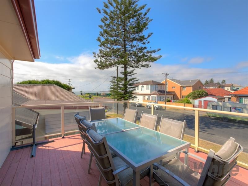 4 Pembroke Street, Stockton NSW 2295