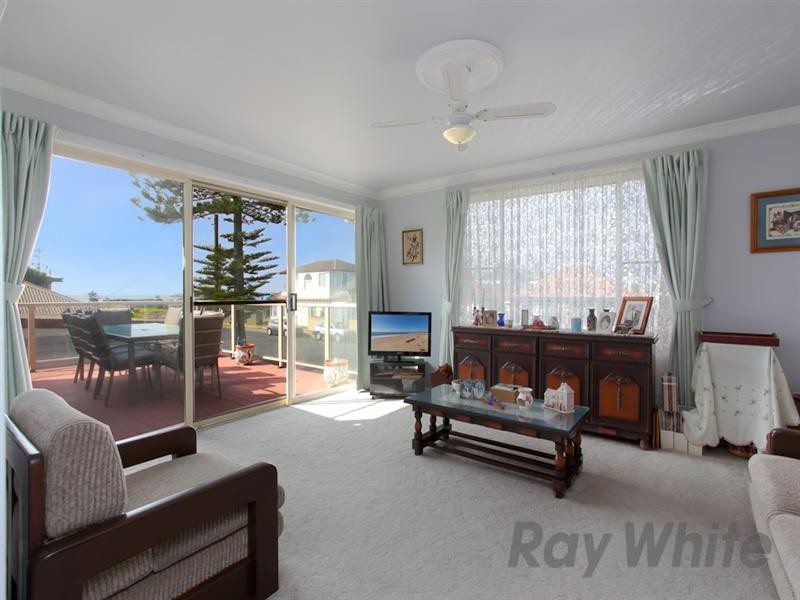 4 Pembroke Street, Stockton NSW 2295