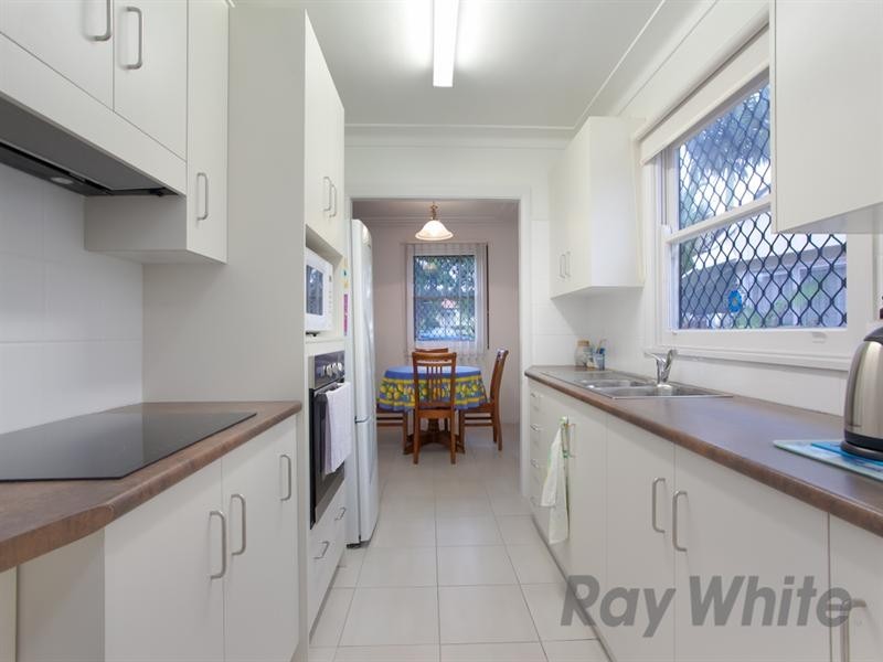 2 Alexander Street, Mount Hutton NSW 2290