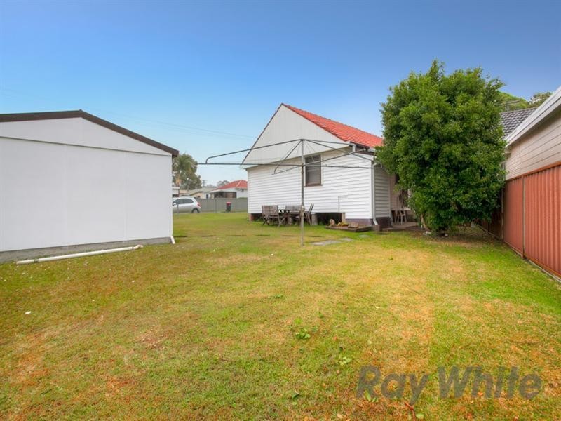 2 Alexander Street, Mount Hutton NSW 2290