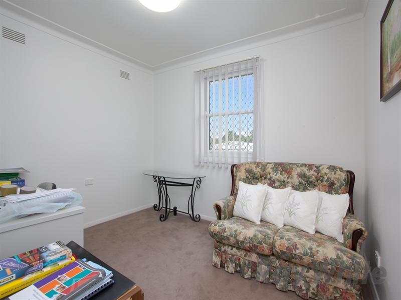 2 Alexander Street, Mount Hutton NSW 2290