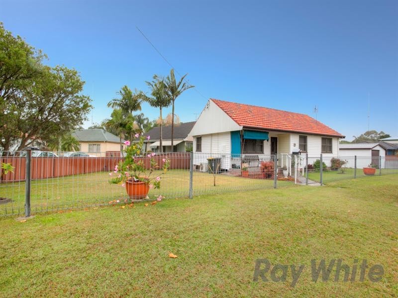 2 Alexander Street, Mount Hutton NSW 2290
