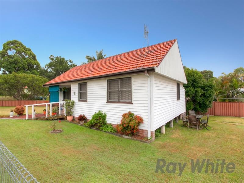 2 Alexander Street, Mount Hutton NSW 2290