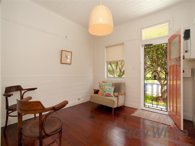 8 Hargrave Street, Carrington NSW 2294