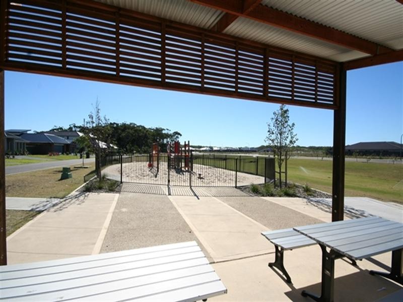 8 Monkerai Street, Fern Bay NSW 2295