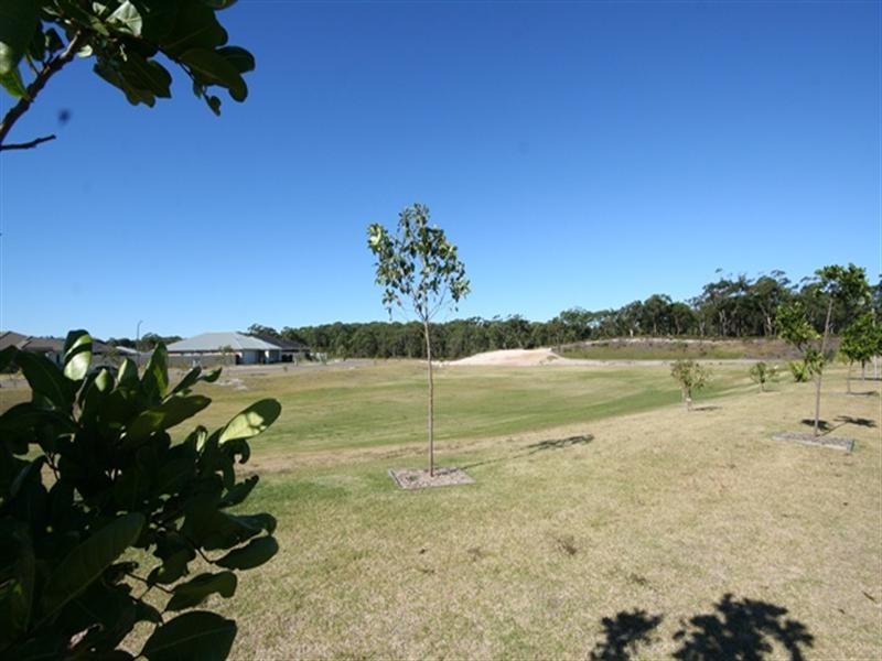 8 Monkerai Street, Fern Bay NSW 2295