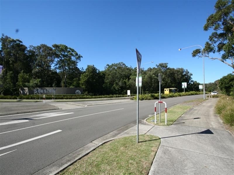 8 Monkerai Street, Fern Bay NSW 2295