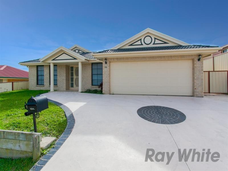 19 Toucan Close, Cameron Park NSW 2285