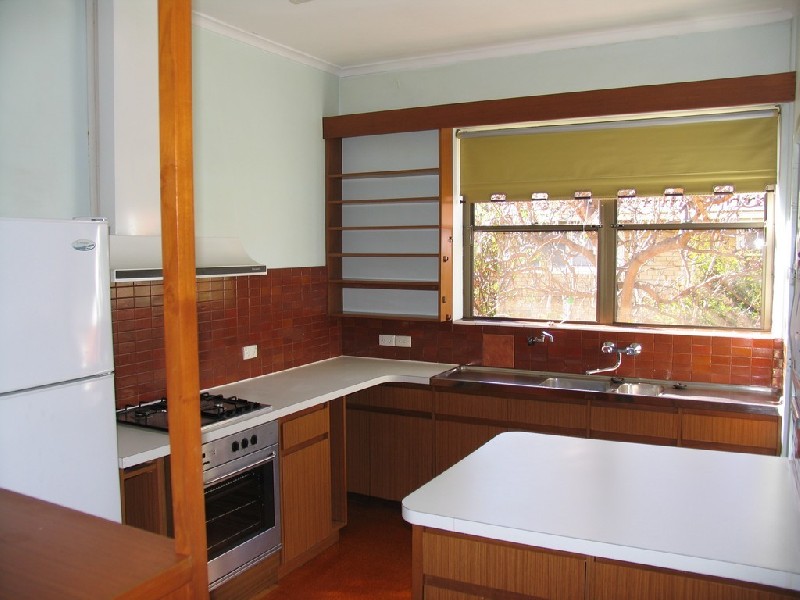 8 lancelot Drive, Daw Park SA 5041