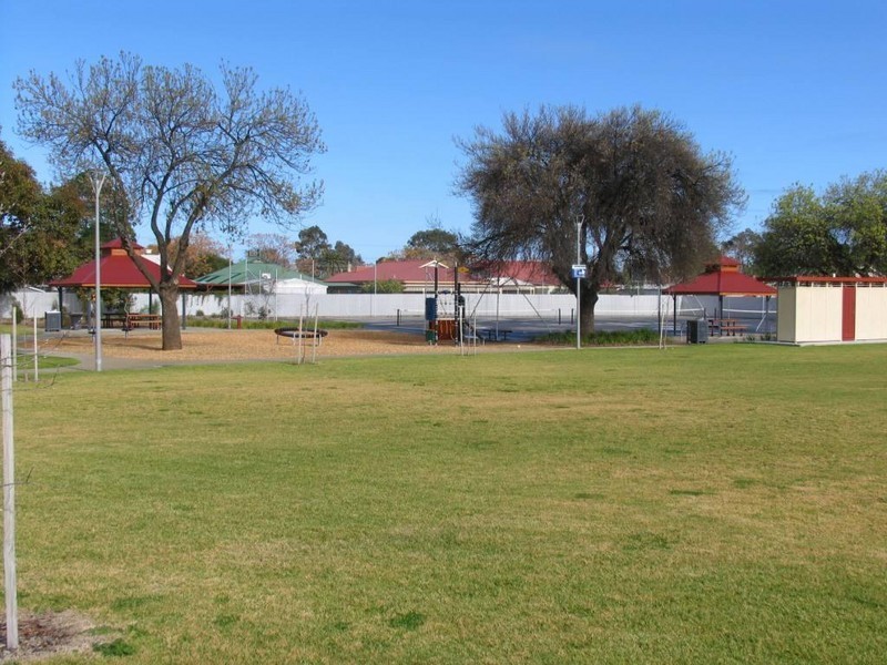 17 Carnarvon Parade, West Croydon SA 5008