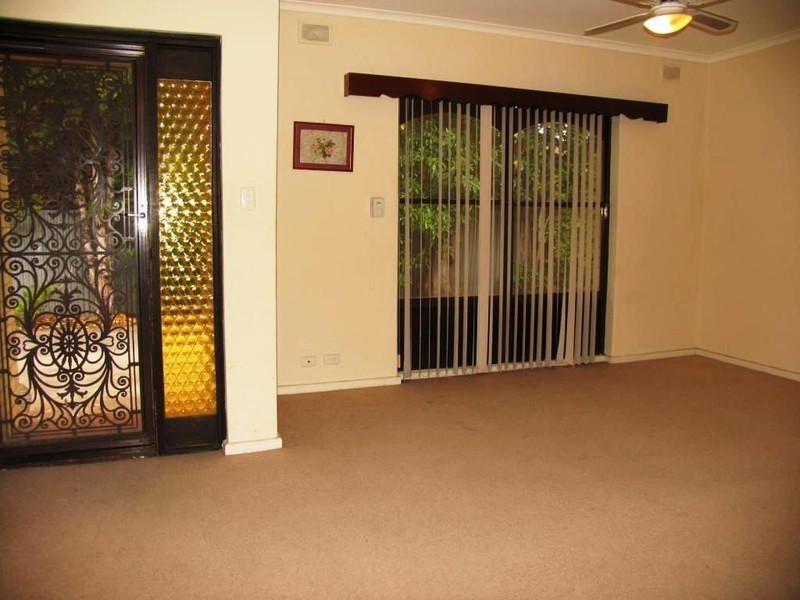 2/4a Gordon Road, Black Forest SA 5035