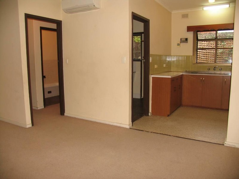 2/4a Gordon Road, Black Forest SA 5035