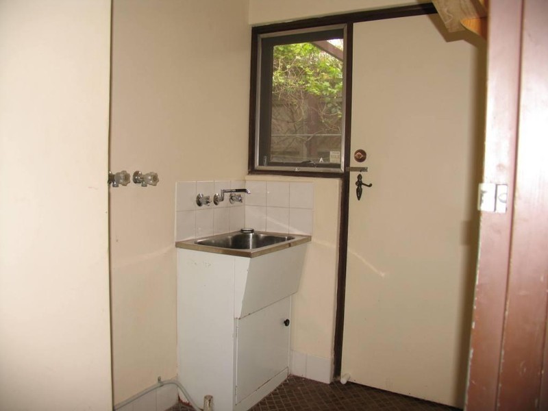 2/4a Gordon Road, Black Forest SA 5035