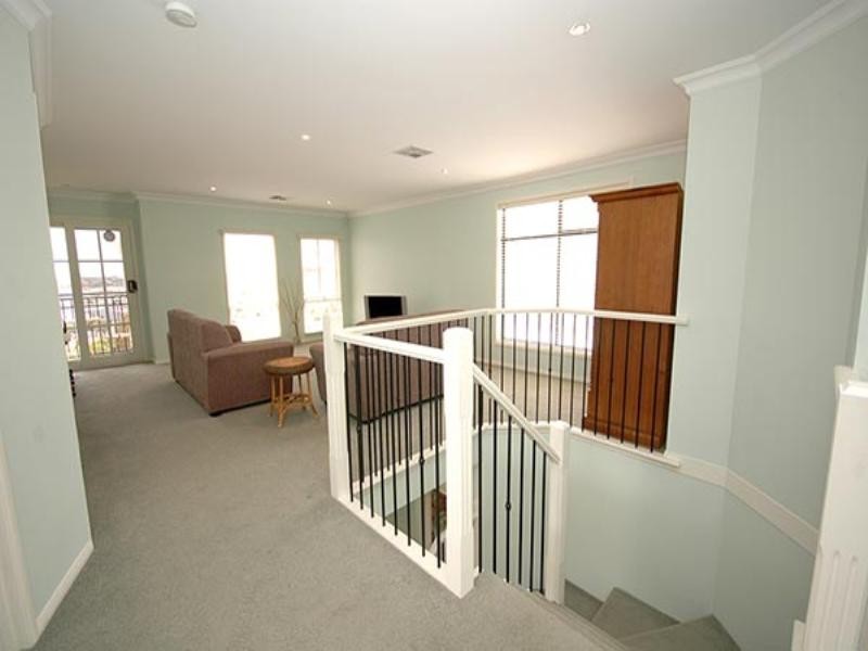 9 Landseer Crescent, Seaford Rise SA 5169