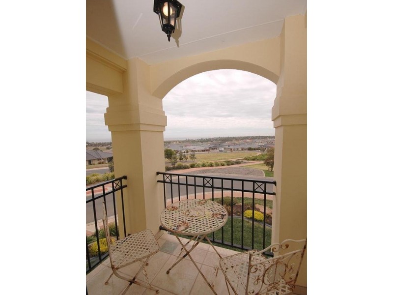 9 Landseer Crescent, Seaford Rise SA 5169