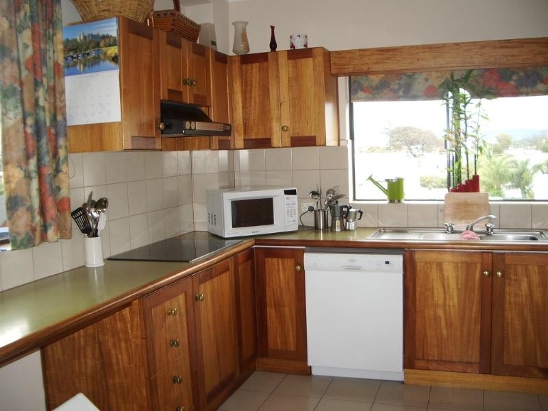 2/4 Adelphi Terrace, Glenelg North SA 5045