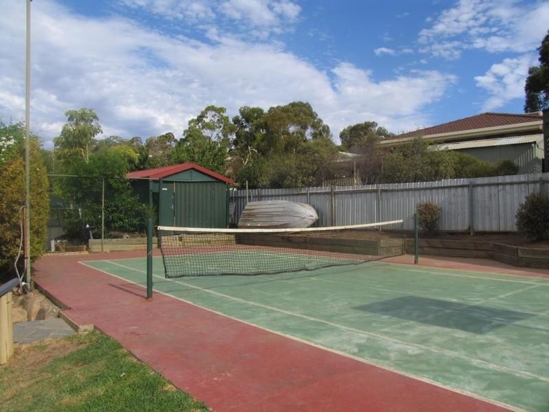 28 Woodhall Drive, Happy Valley SA 5159