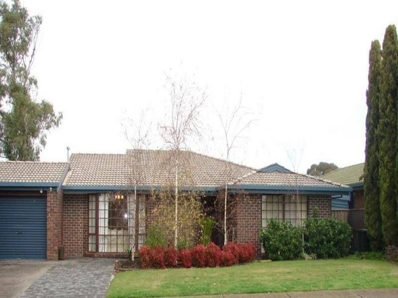 8 Royal Admiral Place, Surrey Downs SA 5126