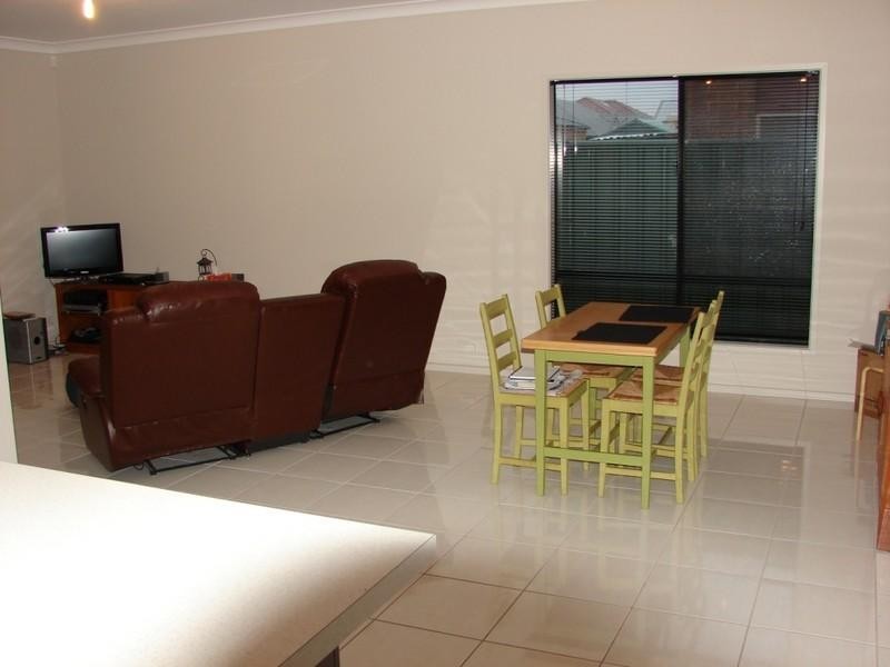 16 Lord Howe Crescent, Mawson Lakes SA 5095