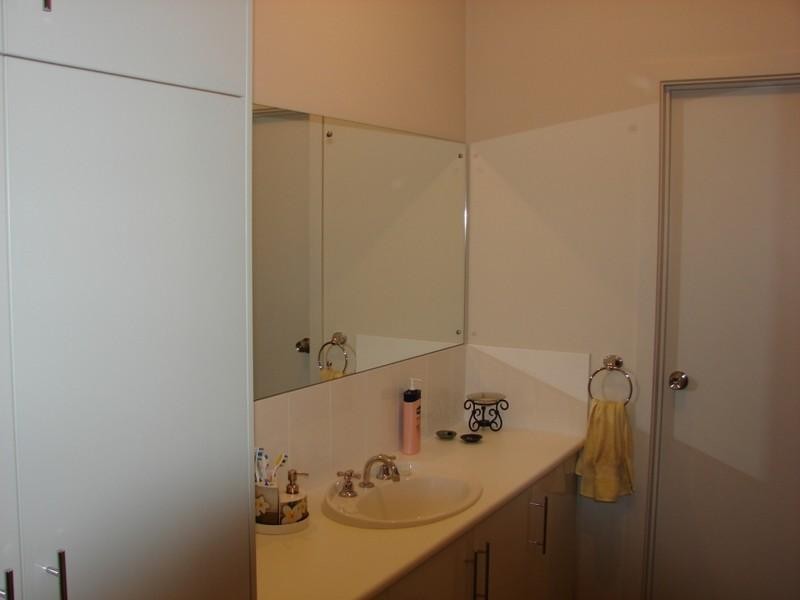 16 Lord Howe Crescent, Mawson Lakes SA 5095