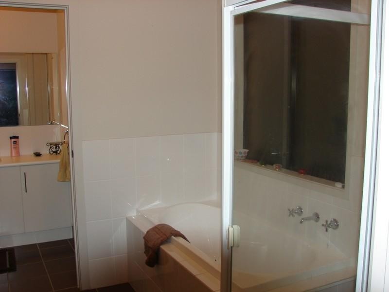 16 Lord Howe Crescent, Mawson Lakes SA 5095