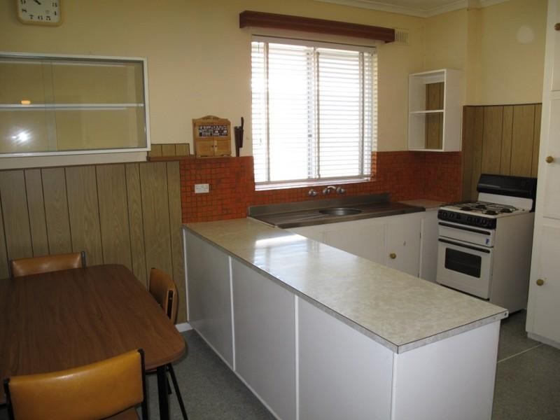 5 Neville Avenue, Clarence Gardens SA 5039