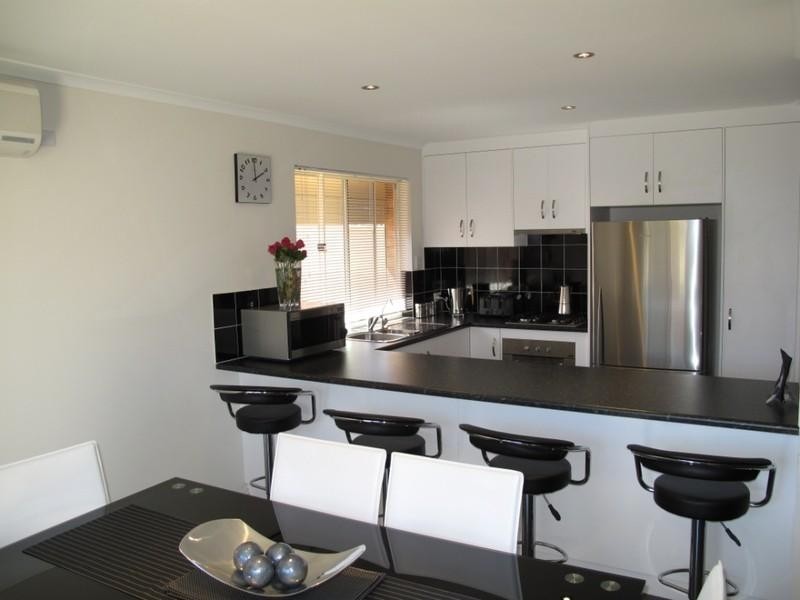 18 Irwin Street, Mansfield Park SA 5012