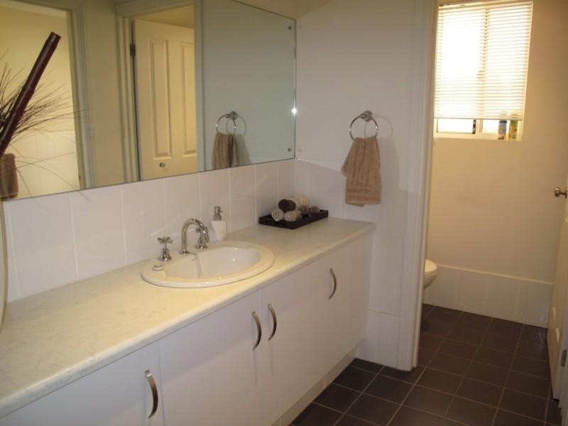 18 Irwin Street, Mansfield Park SA 5012