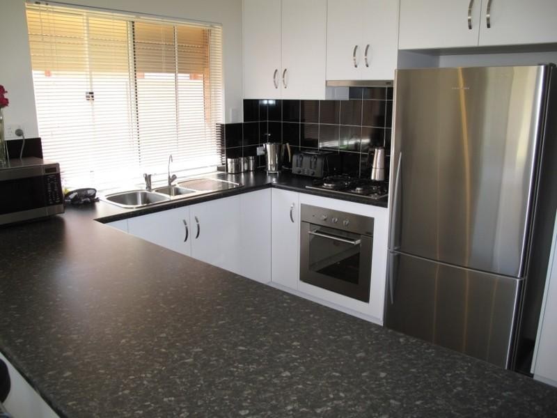 18 Irwin Street, Mansfield Park SA 5012