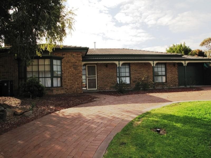39 Rogana Crescent, Hallett Cove SA 5158