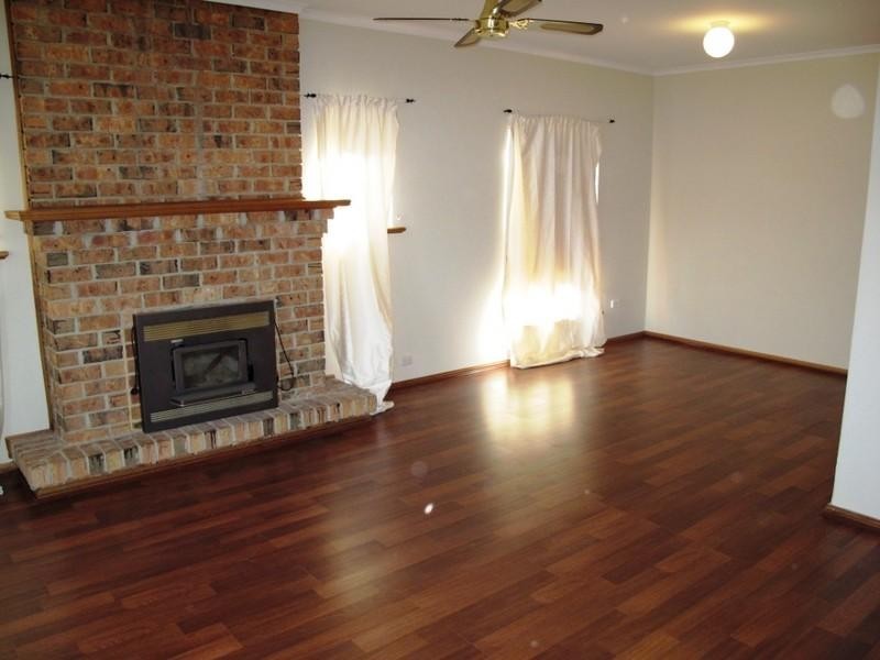 39 Rogana Crescent, Hallett Cove SA 5158