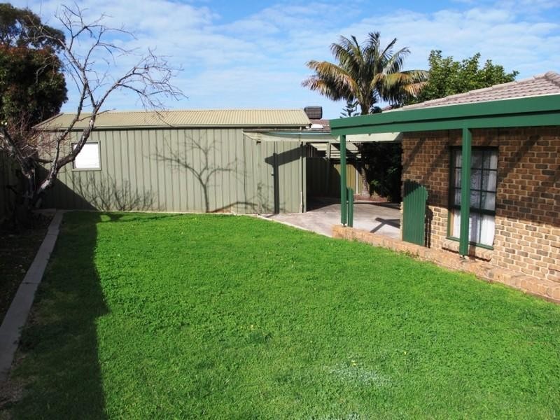 39 Rogana Crescent, Hallett Cove SA 5158