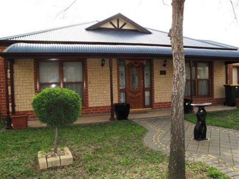 4 Elmwood Court, Mawson Lakes SA 5095