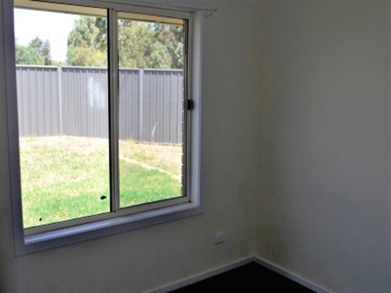 18 Hamra Drive, Smithfield SA 5114