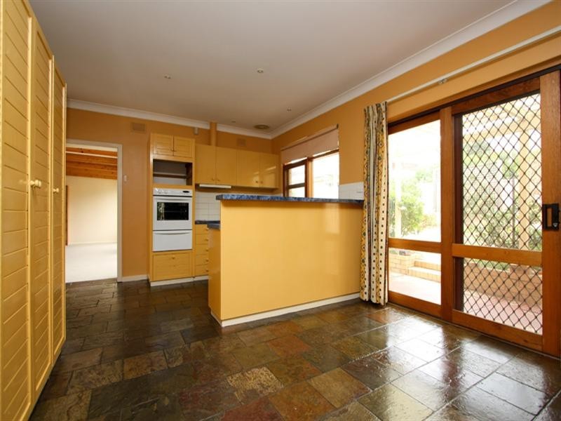 2 Ingrid Street, Clapham SA 5062