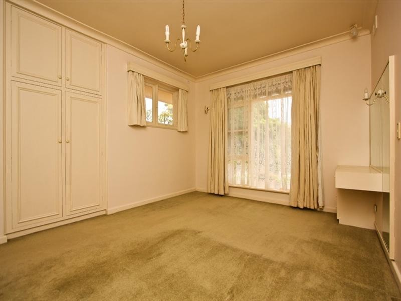 2 Ingrid Street, Clapham SA 5062