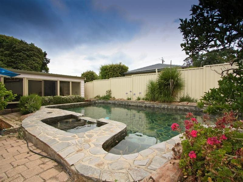 2 Ingrid Street, Clapham SA 5062