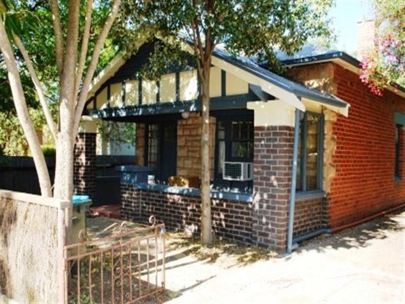 16 East Parade, Kingswood SA 5062