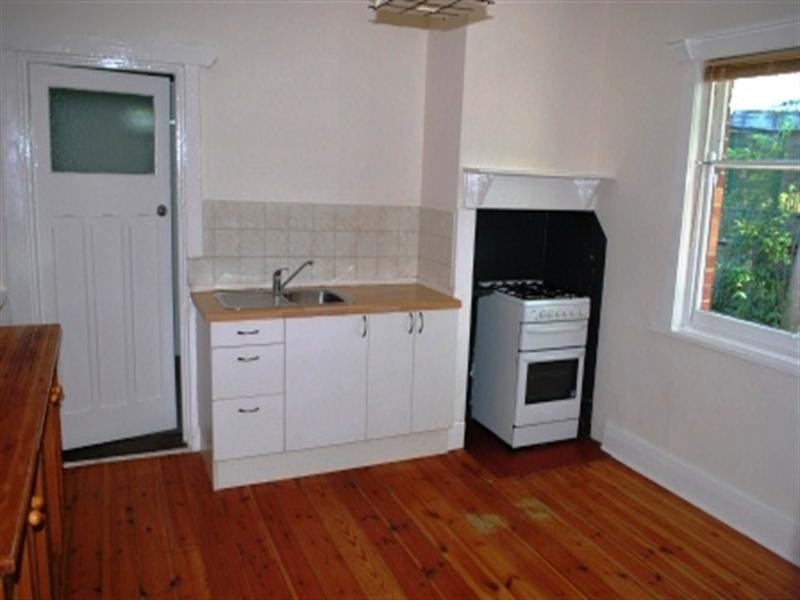 16 East Parade, Kingswood SA 5062