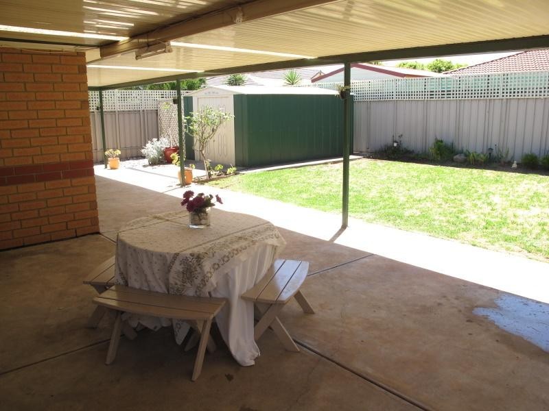 20 Cambridge Place, Clovelly Park SA 5042